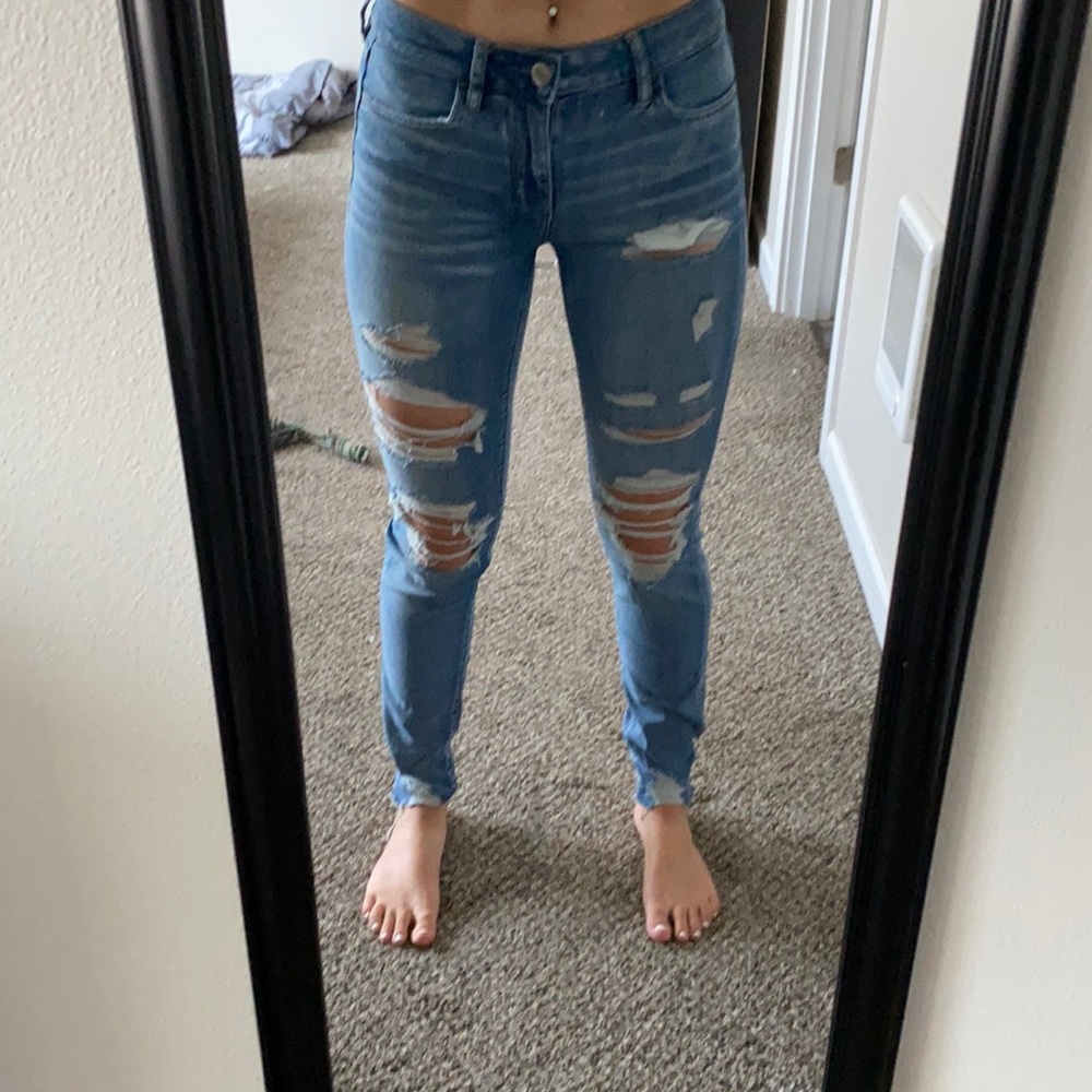 Light wash distressed American Eagle jeggings